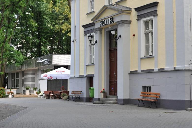 Park Hotel Dobrodzien Exterior foto